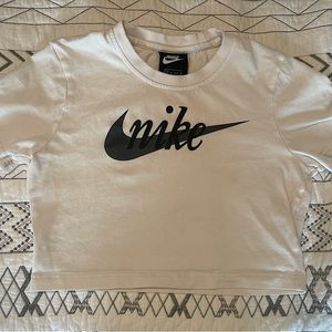 NIKE CROP TEE